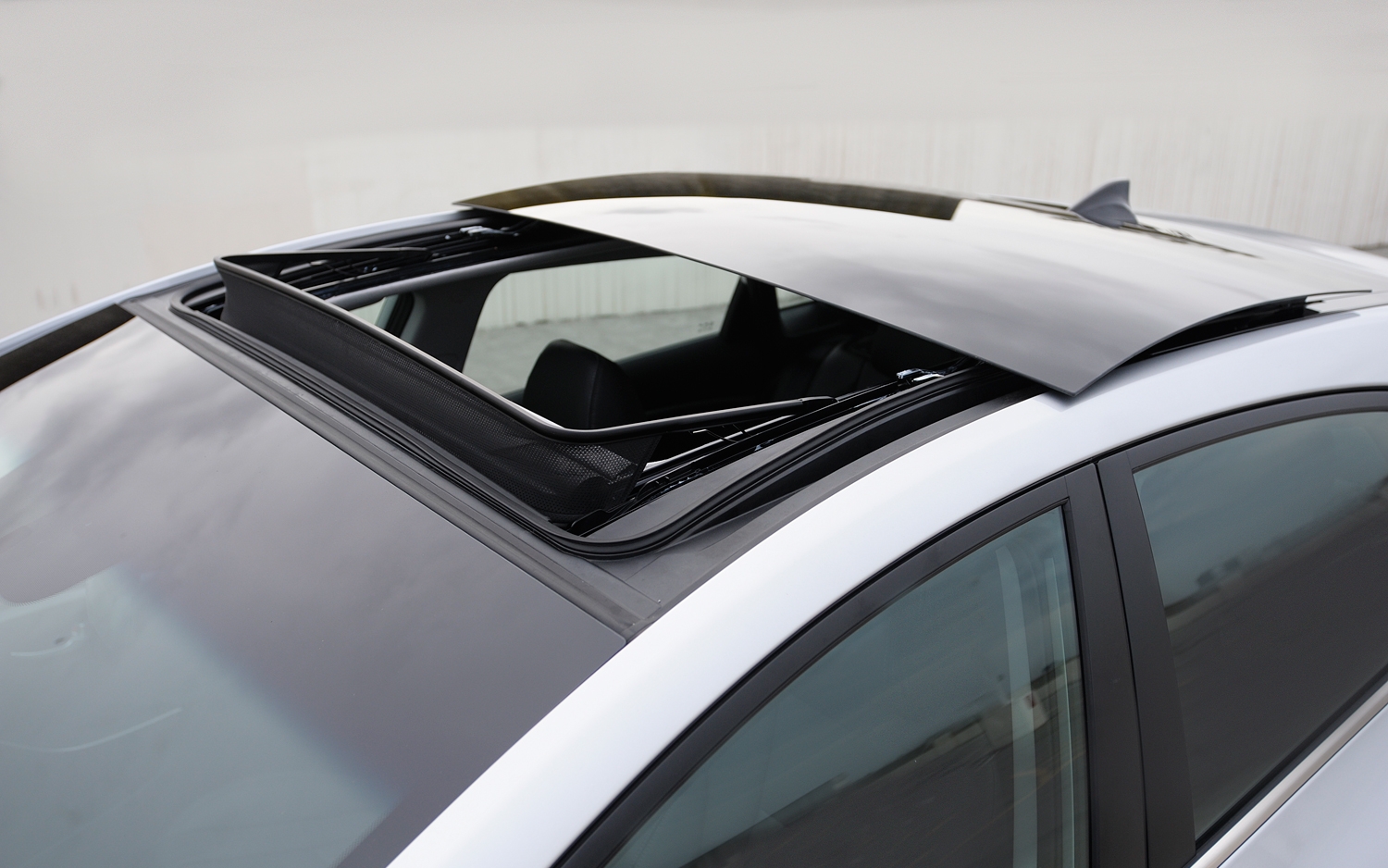 Glass sunroof Toyota